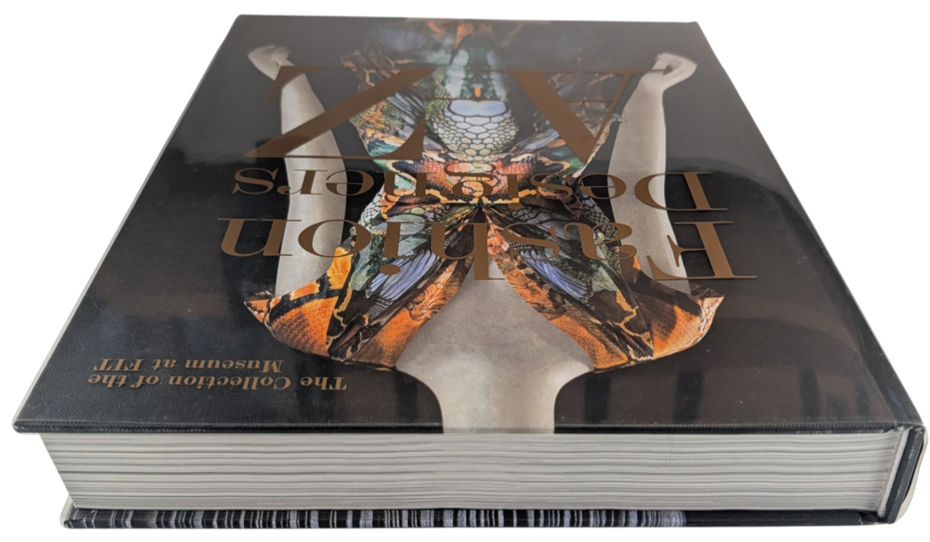 Fashion Designers A-Z Museum at FIT Taschen Hardcover Steele 9783836526708