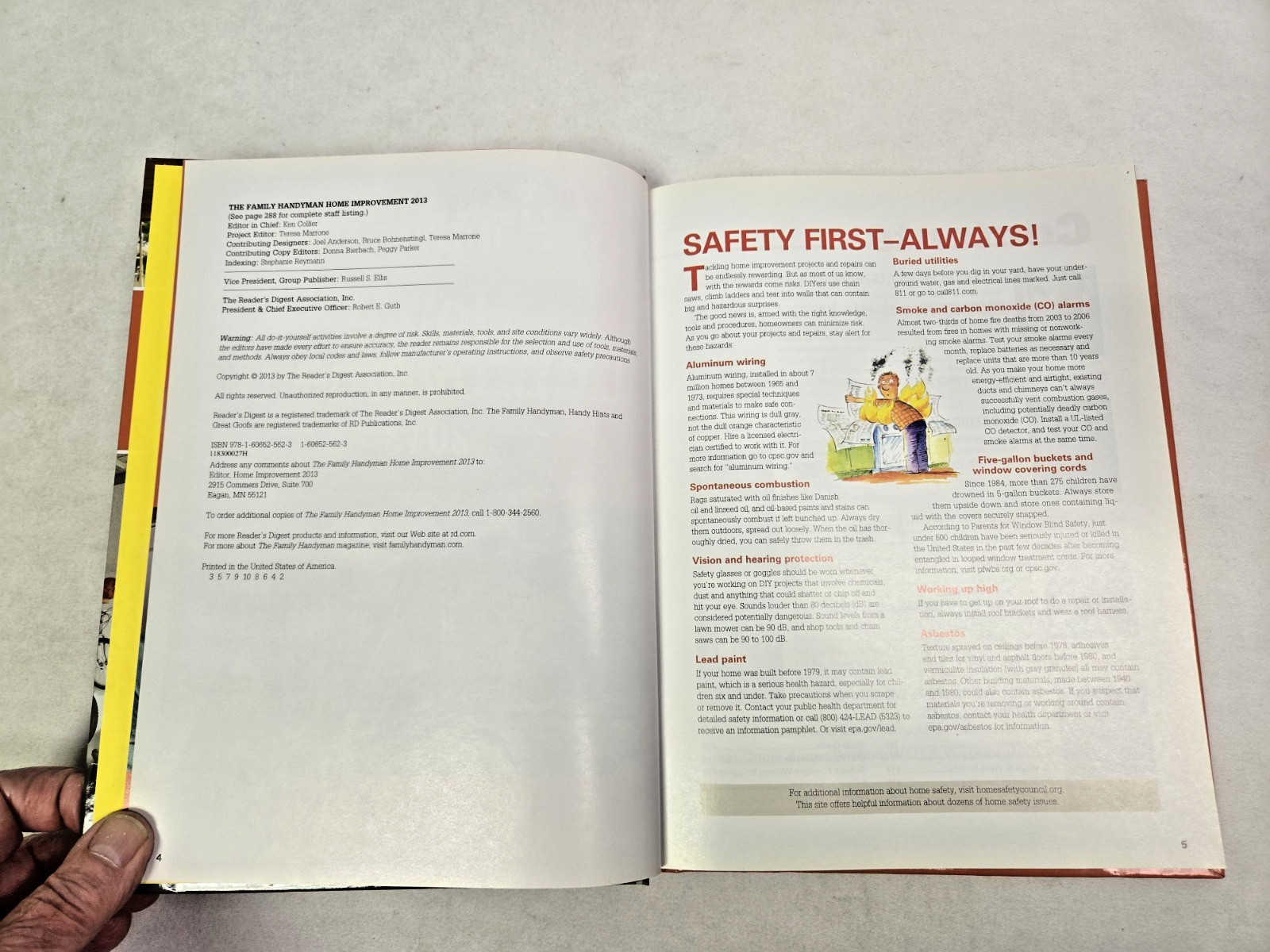 2013 The Family Handyman „Home Improvement“ Hard Cover Book 288 Pages Near Mint