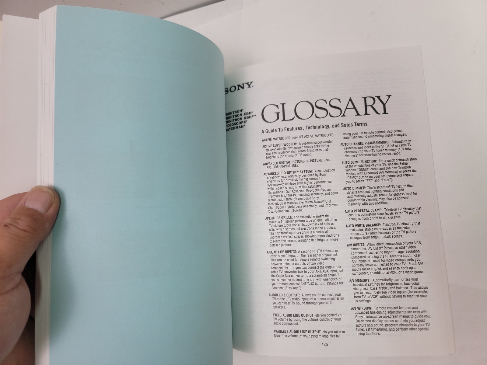 1994 Sony University Sales Training & Field Manual for Television Products