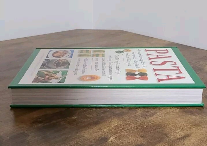 „PASTA“ Cookbook 512 Pages Of Illustrations & Recipes