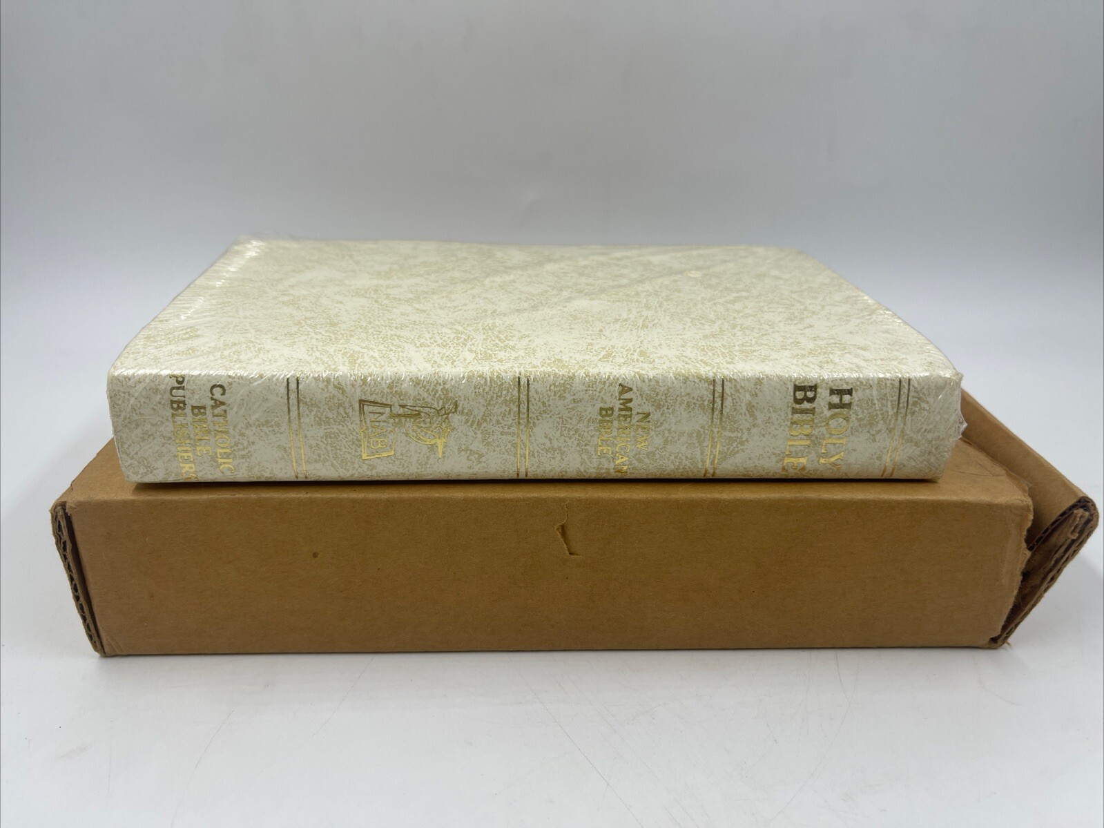 Holy Bible New American Bible Catholic Bible Publishers 1983 Thomas Nelson NEW