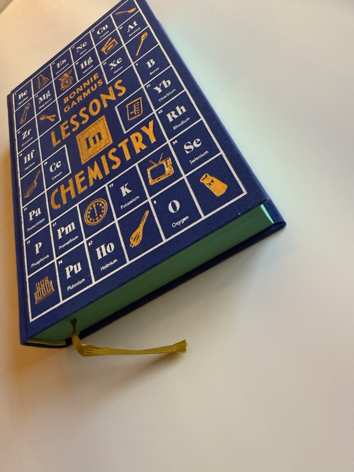 Lessons In Chemistry A Novel by Bonnie Garmus (2022 Hardcover) Special Edition