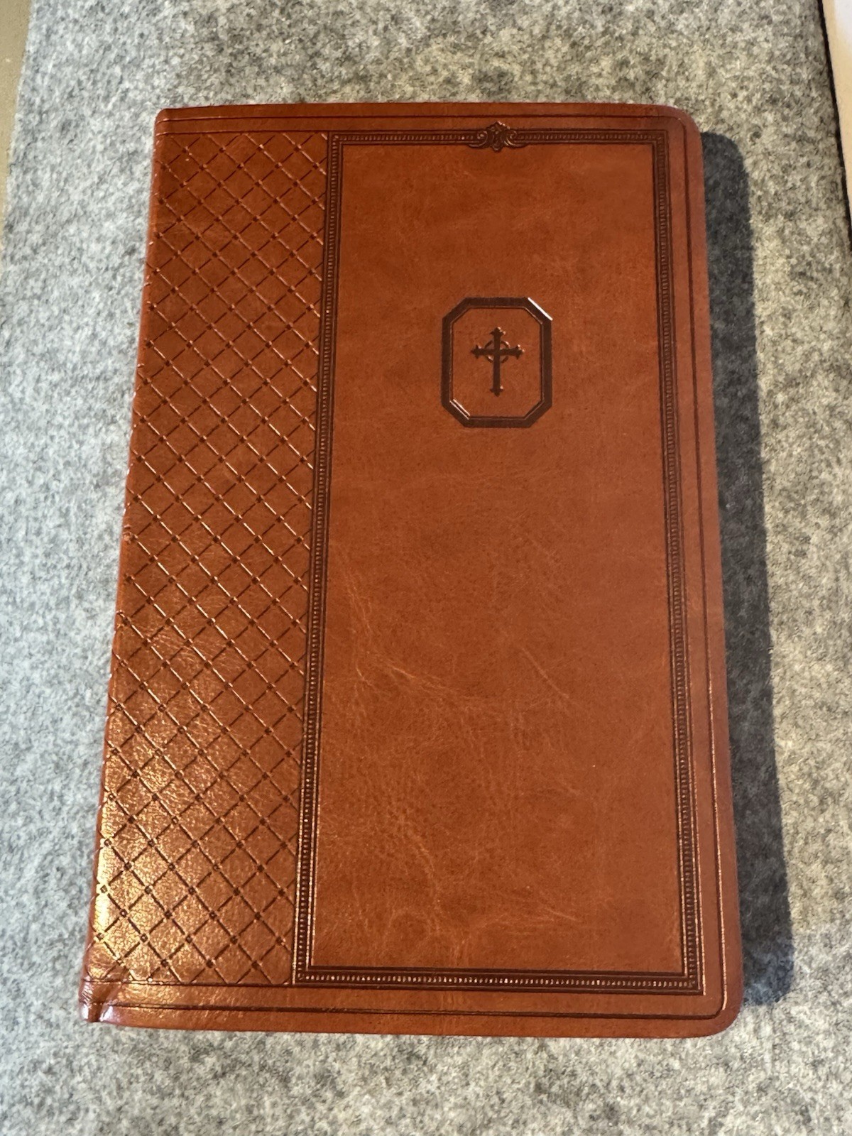 The Holy Bible: KJV: Red Letter Ed. – 2012 Leather SC Pub. by Worthy Publishing