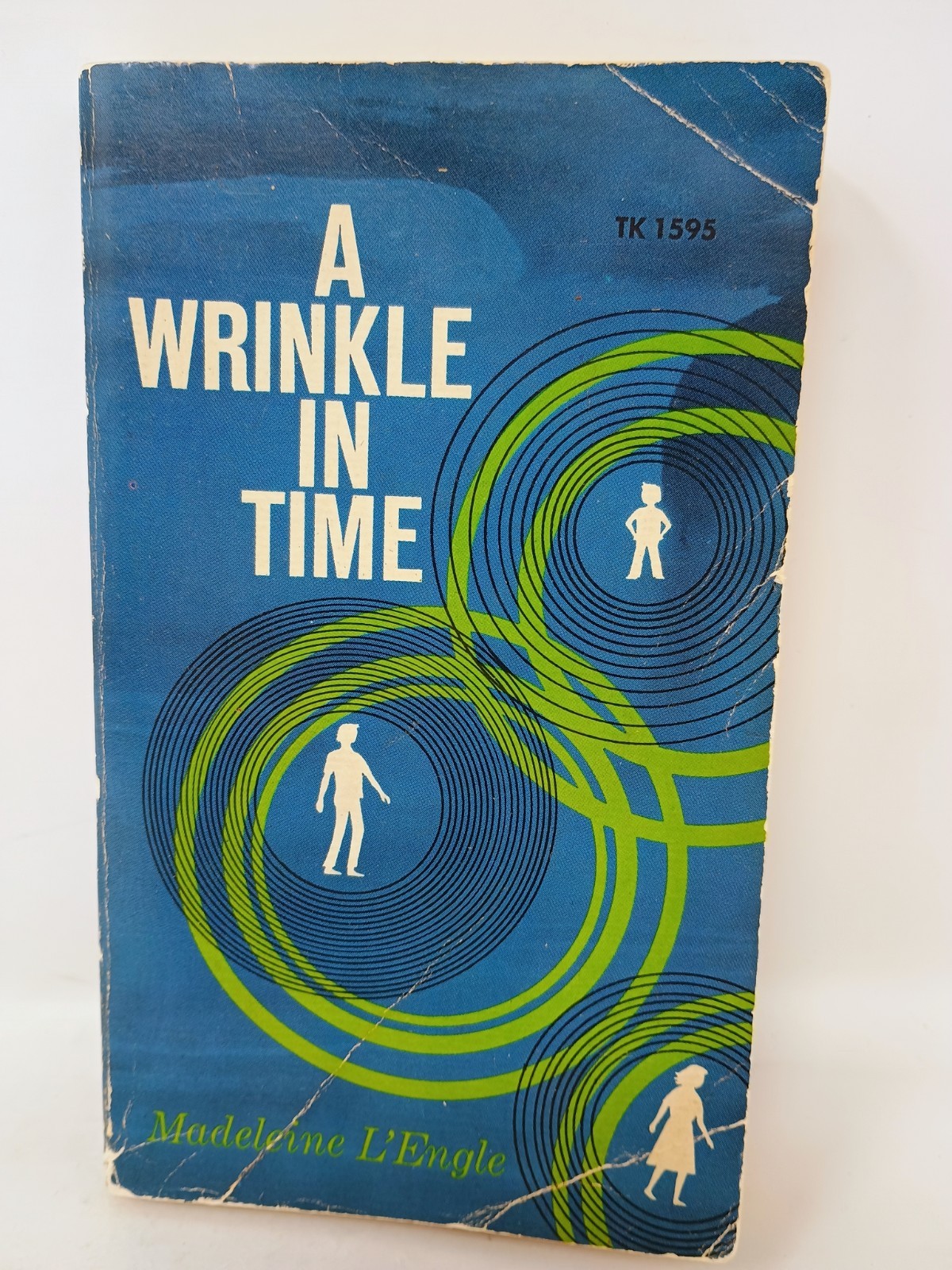 A Wrinkle In Time Madeleine L’Engle Scholastic PB 1962 8th printing