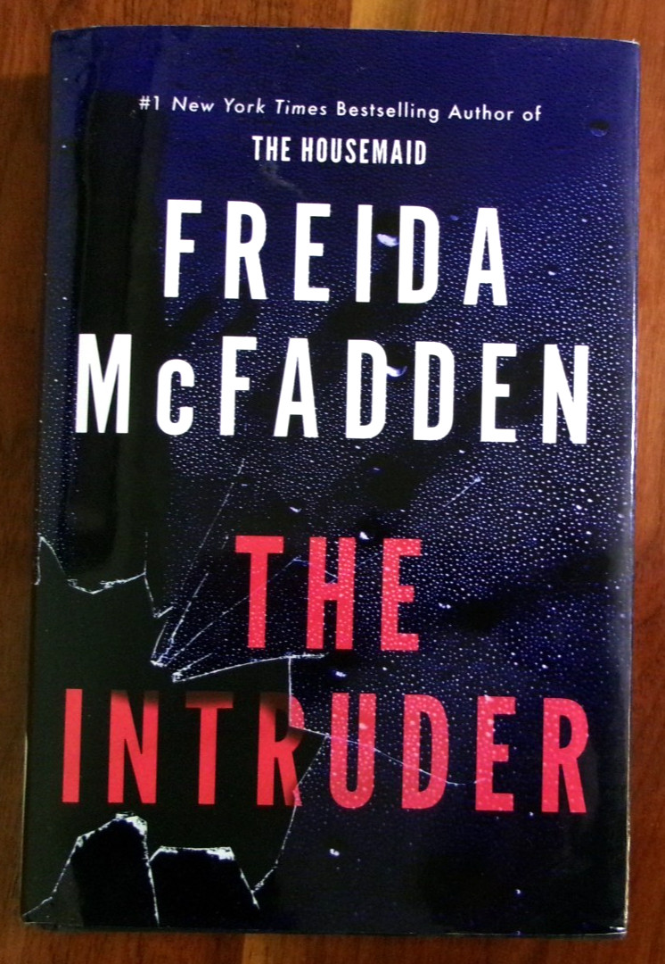 ‚The Intruder‘ by Freida McFadden (2025 HC) NEW. Free Shipping 1st Edition