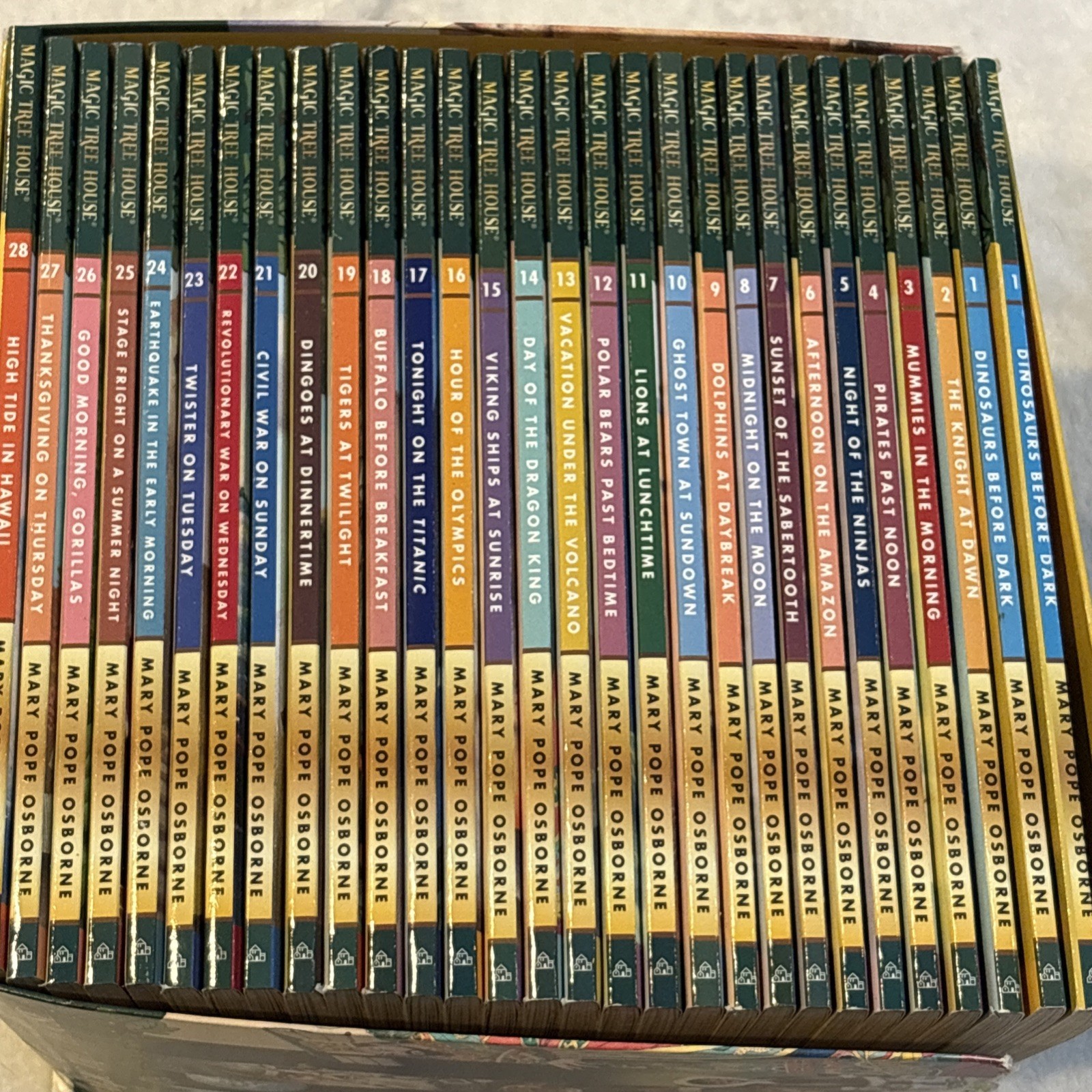 Magic Tree House 1–28 Box Set – Complete 28-Book Collection, Library Edition
