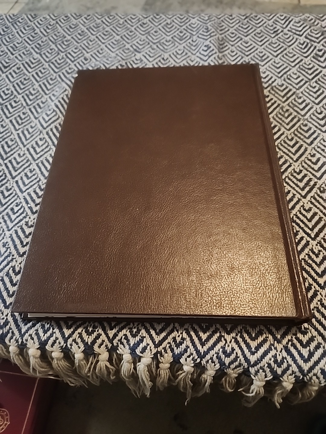 The Illustrated Encyclopedia of Firearms by Hogg, Ian V. (1987 Hardback)