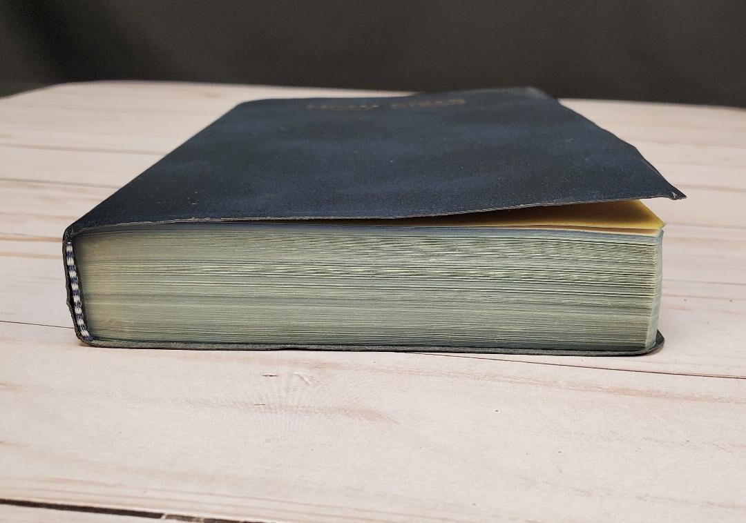 Holy Bible • KJV • Words Of Christ In Red • Nelson 162B • Dark Blue Cover