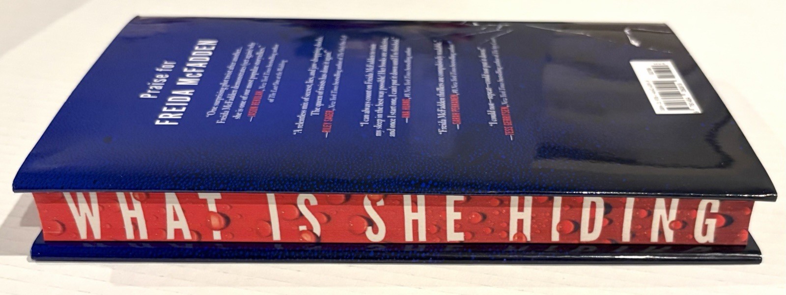 NEW- Deluxe hardcover THE INTRUDER Freida McFadden Sprayed Edges