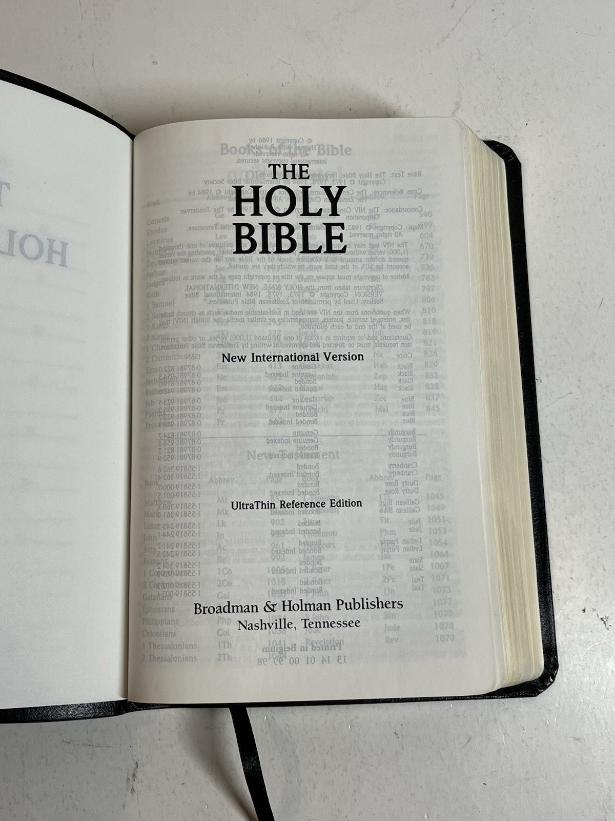 Broadman & Holman Ultrathin Indexed Reference Bible NIV 1986 Black In Box