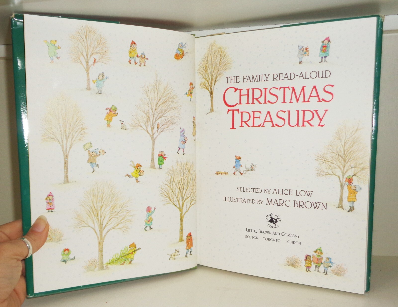 1981 Christmas Classics For Children 10 1/4 x 7 3/4inch HC Book 175pages