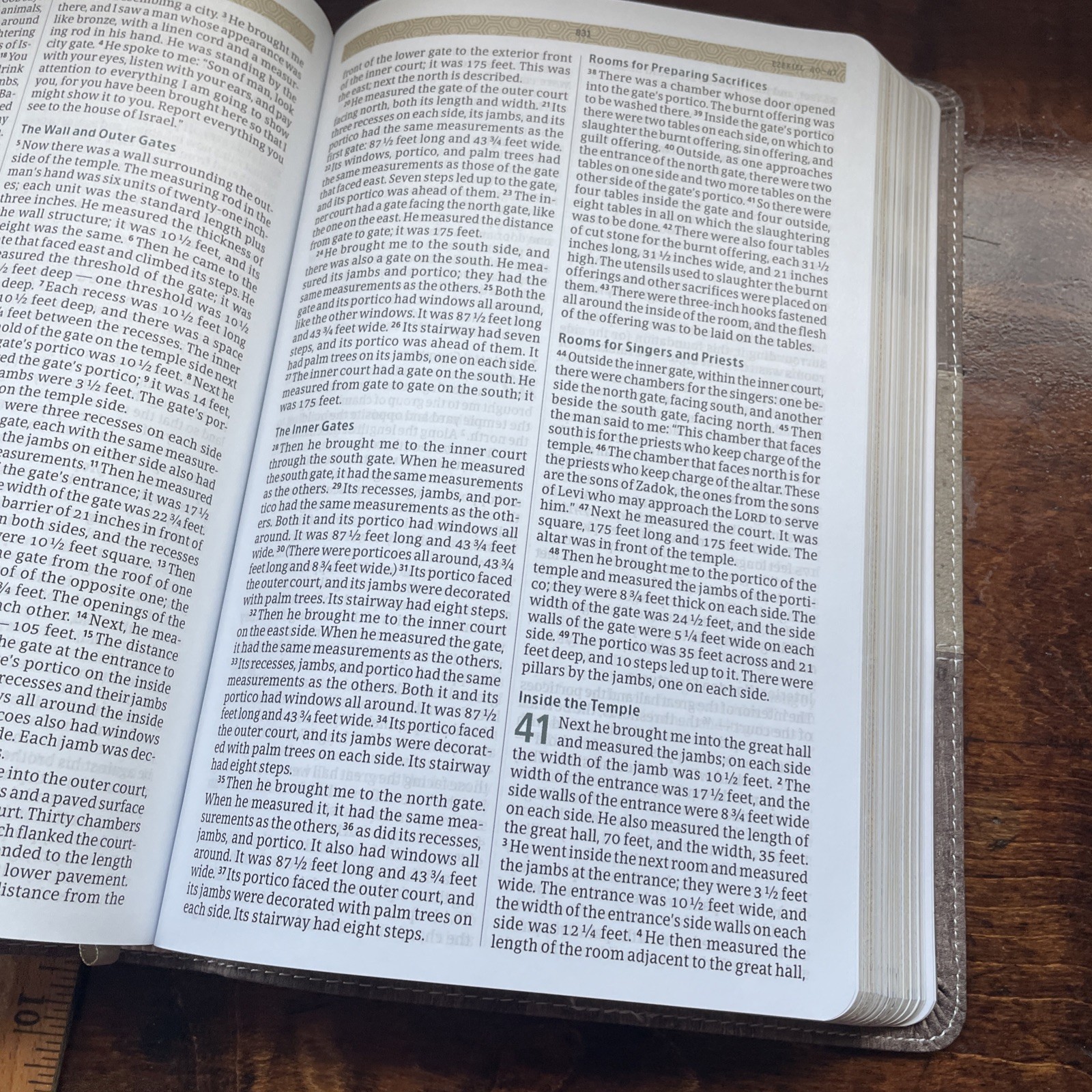 CSB Essential Teen Study Bible, Weathered Gray Cork Leathertouch: New