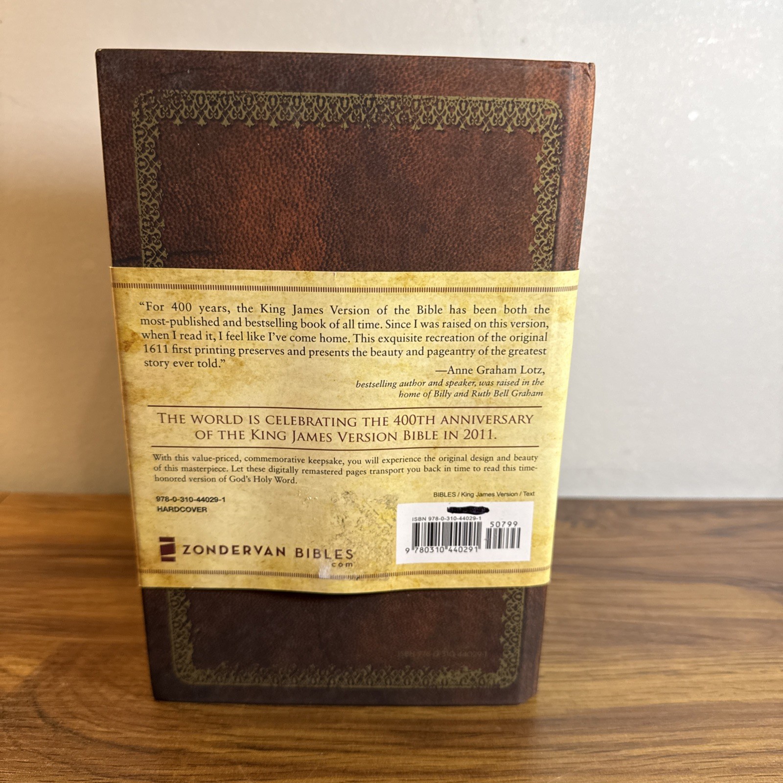 Holy Bible by Zondervan Bibles Staff (2011, Hardcover)