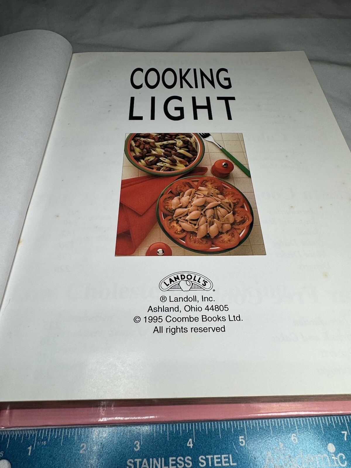 1995 COOKING LIGHT 8 COOKBOOKS IN ONE 584 PAGES 11 IN BY 9 IN