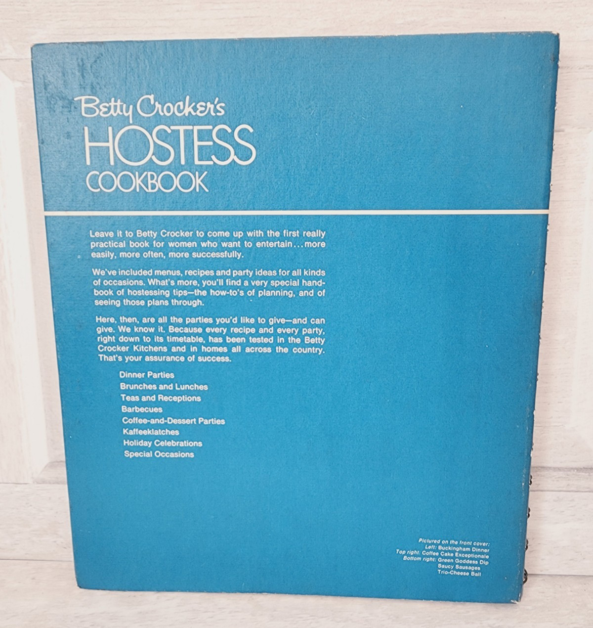 Betty Crocker Hostess cookbook 1970 illustrated & photos 168 pages variety menus