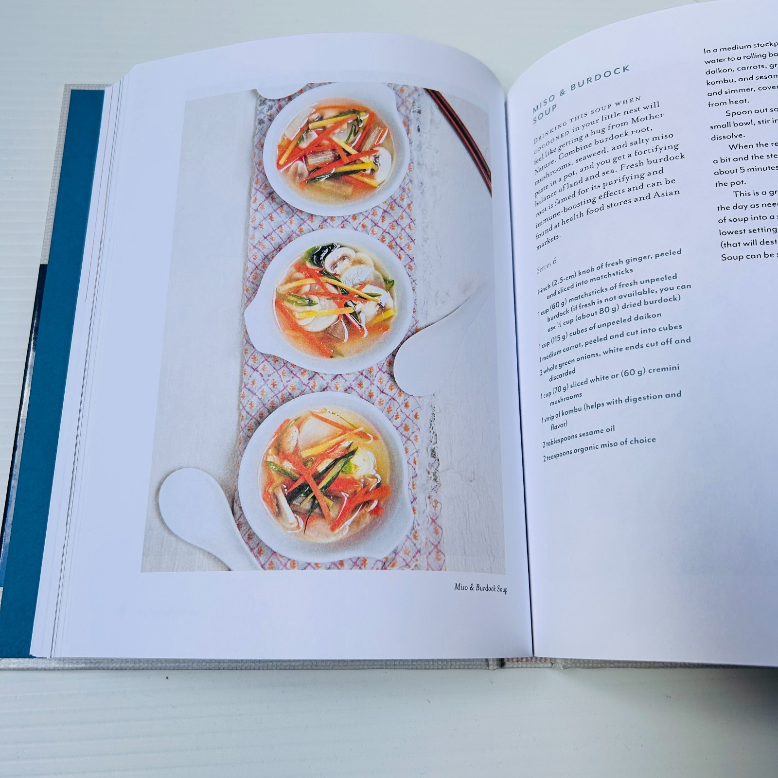 The First Forty Days: The Essential Art of Nourishing the New Mother by Heng Ou