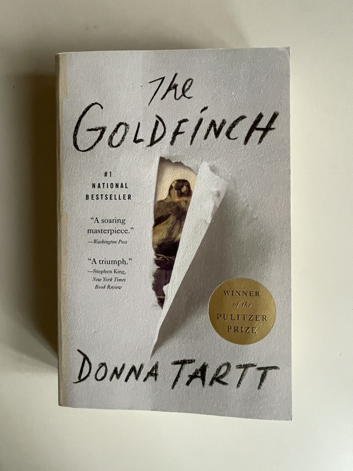The Goldfinch by Donna Tartt Pulitzer Prize Winner First Paperback Edition 2015
