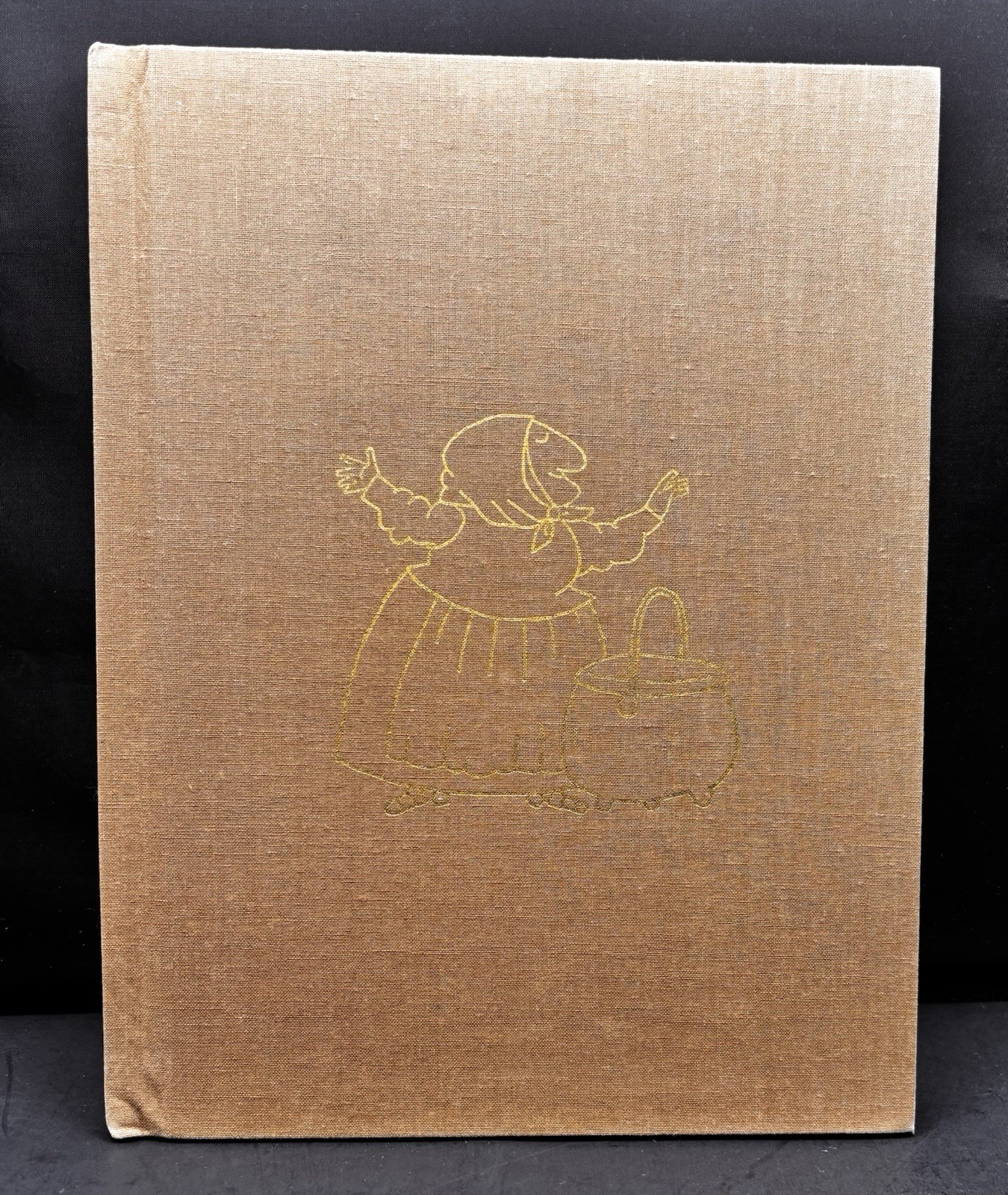 Strega Nona: An Old Tale RARE Deluxe Reinforced Binding, Early Reprint, Mid1970s