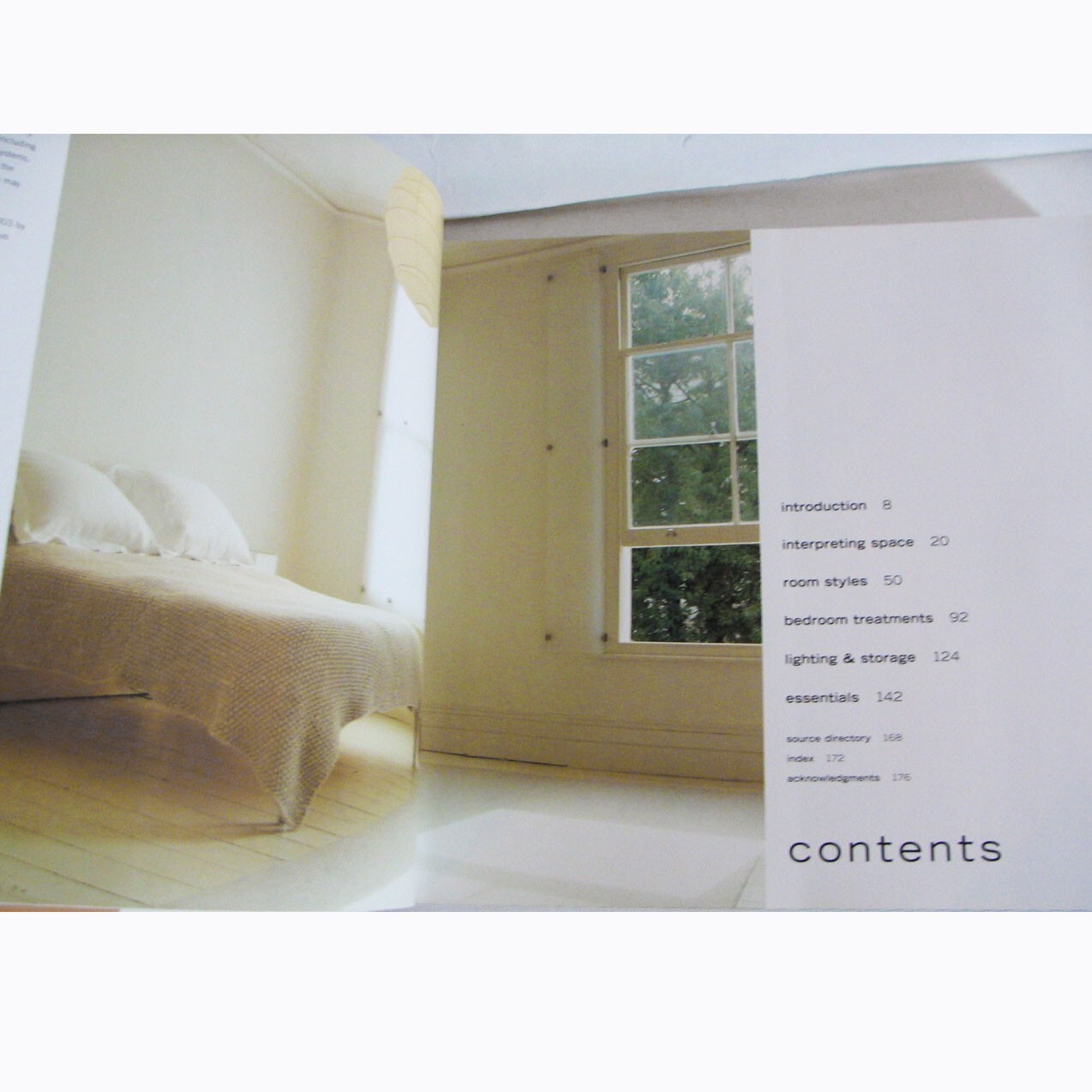 The Bedroom Book by Caroline Clifton-Mogg, Paperback, 176 Pages