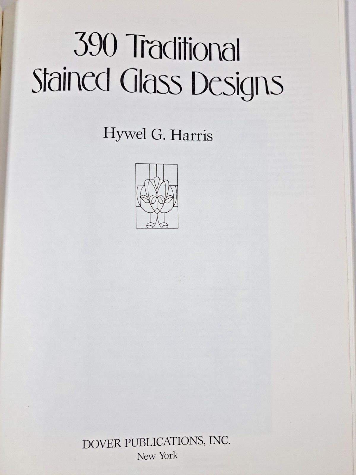 1996 PB book 390 TRADITIONAL STAINED GLASS DESIGNS by Hywel G. Harris