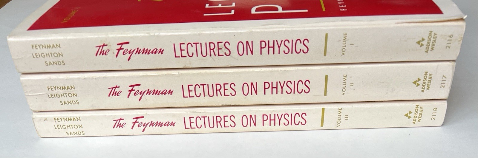The Feynman Lectures on Physics Complete 3 Volume Set Paperback Addison