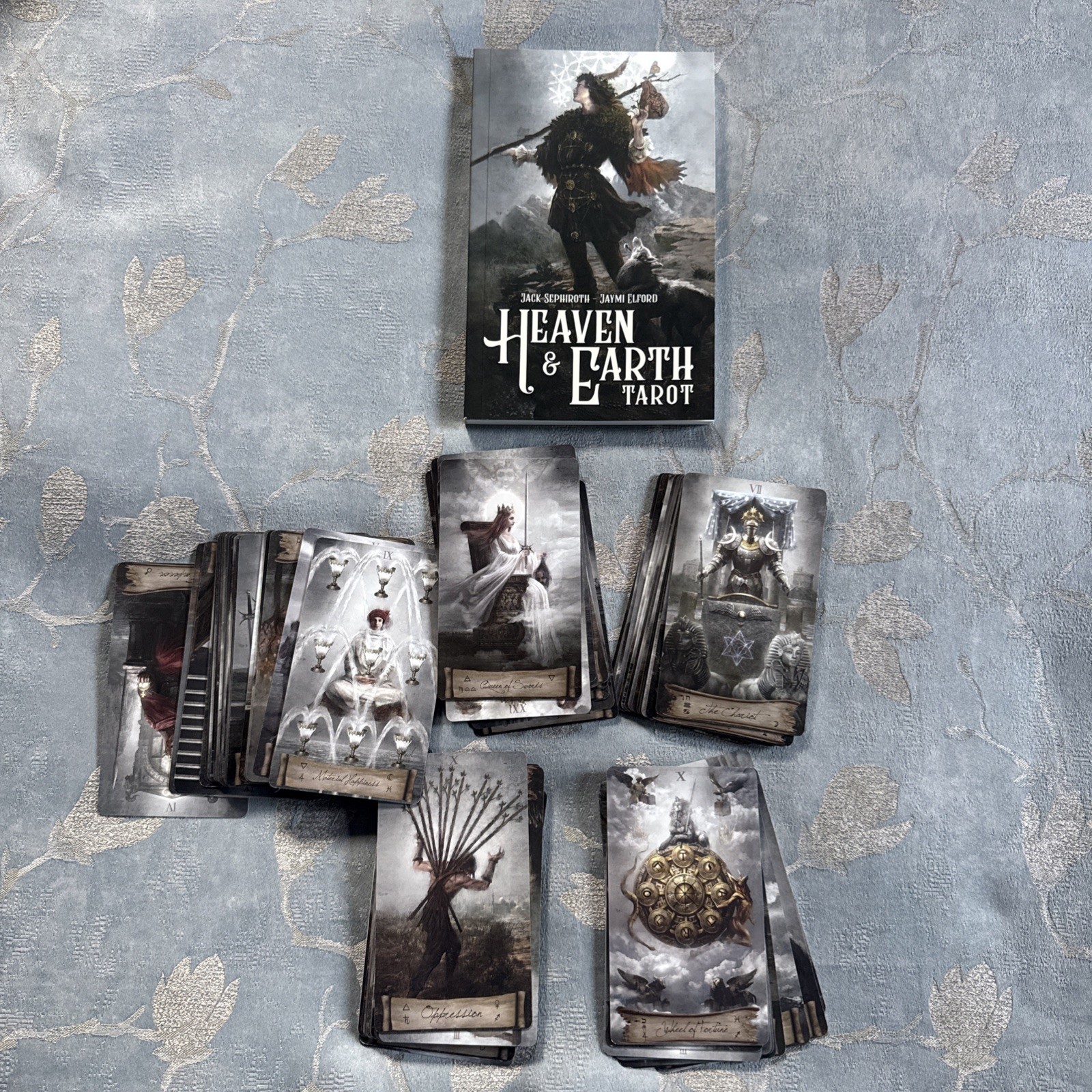 Heaven & Earth Tarot Deck And Book LO Scarabeo