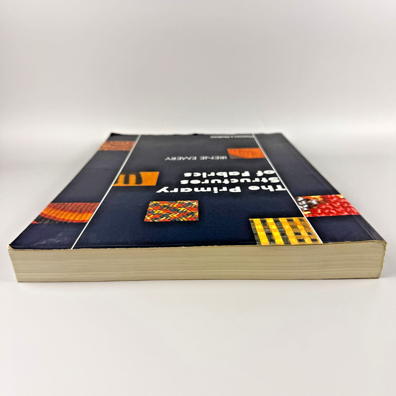 Primary Structures of Fabrics by Irene Emery 2009 Thames Hudson Trade Paperback