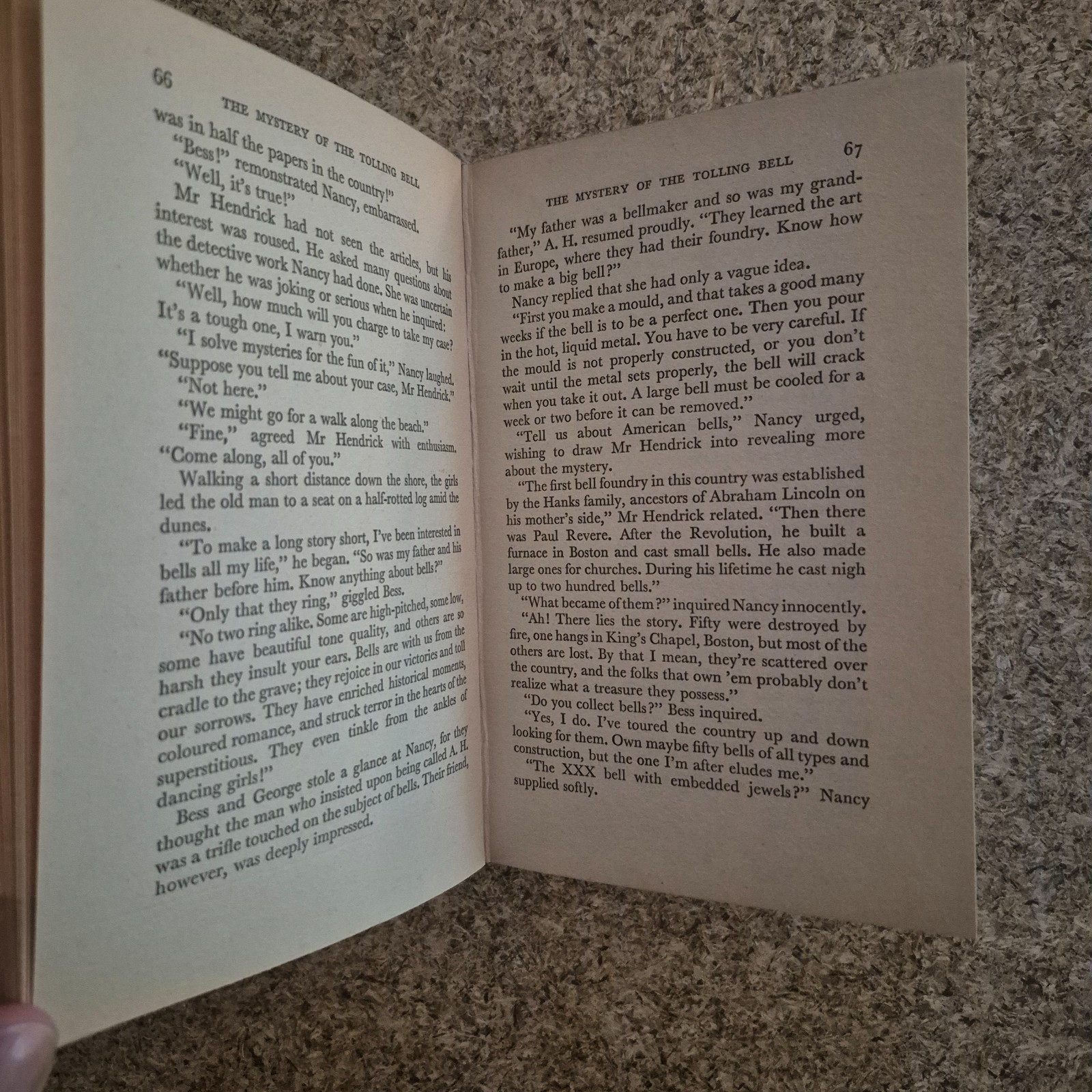RARE BRITISH Nancy Drew Mystery of the Tolling Bell 1972 Carolyn Keene HB #19
