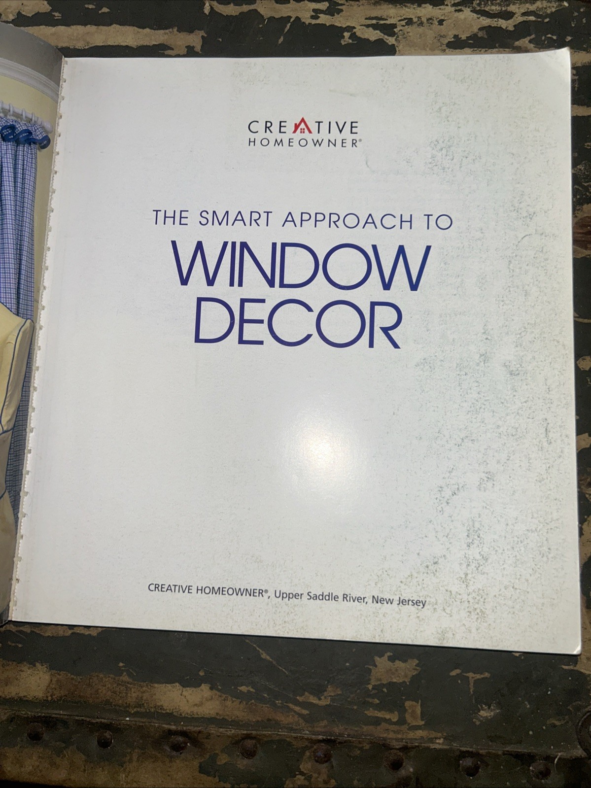 Smart Approach to Window Decor by Lisa-Theresa Lenthall (2000) K47