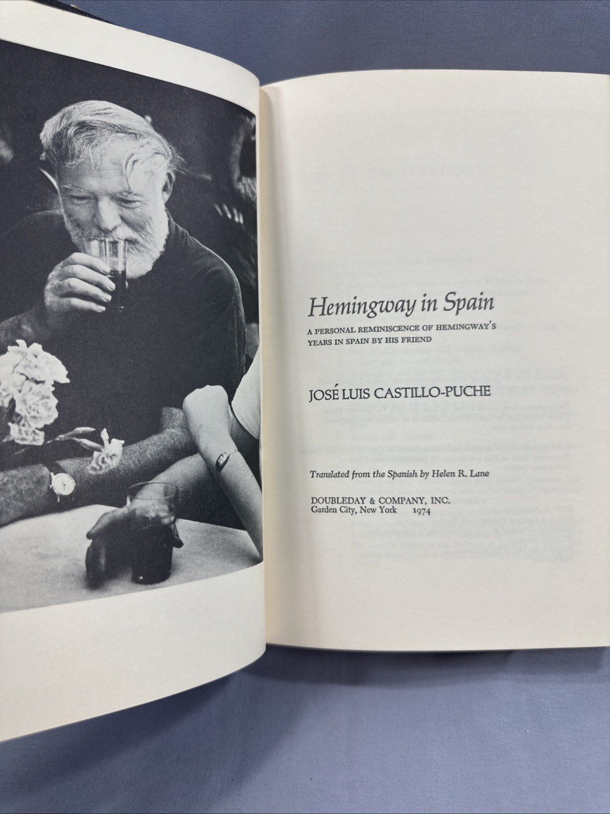 Lot of 5 Ernest Hemingway Related Mixed Titles Vintage Books HC/DJ