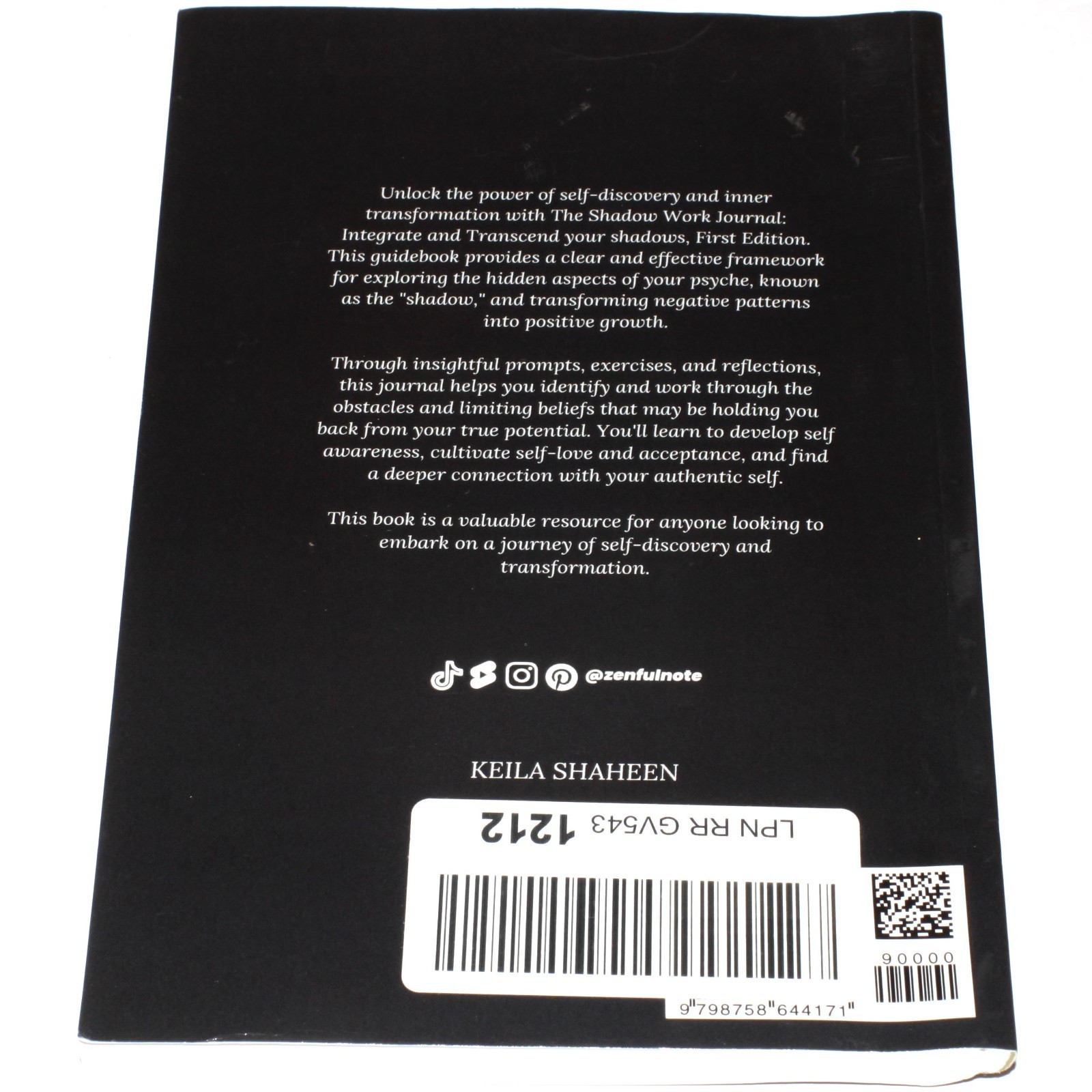 The Shadow Work Journal : a Guide to Integrate & Transcend Your Shadows (2023)