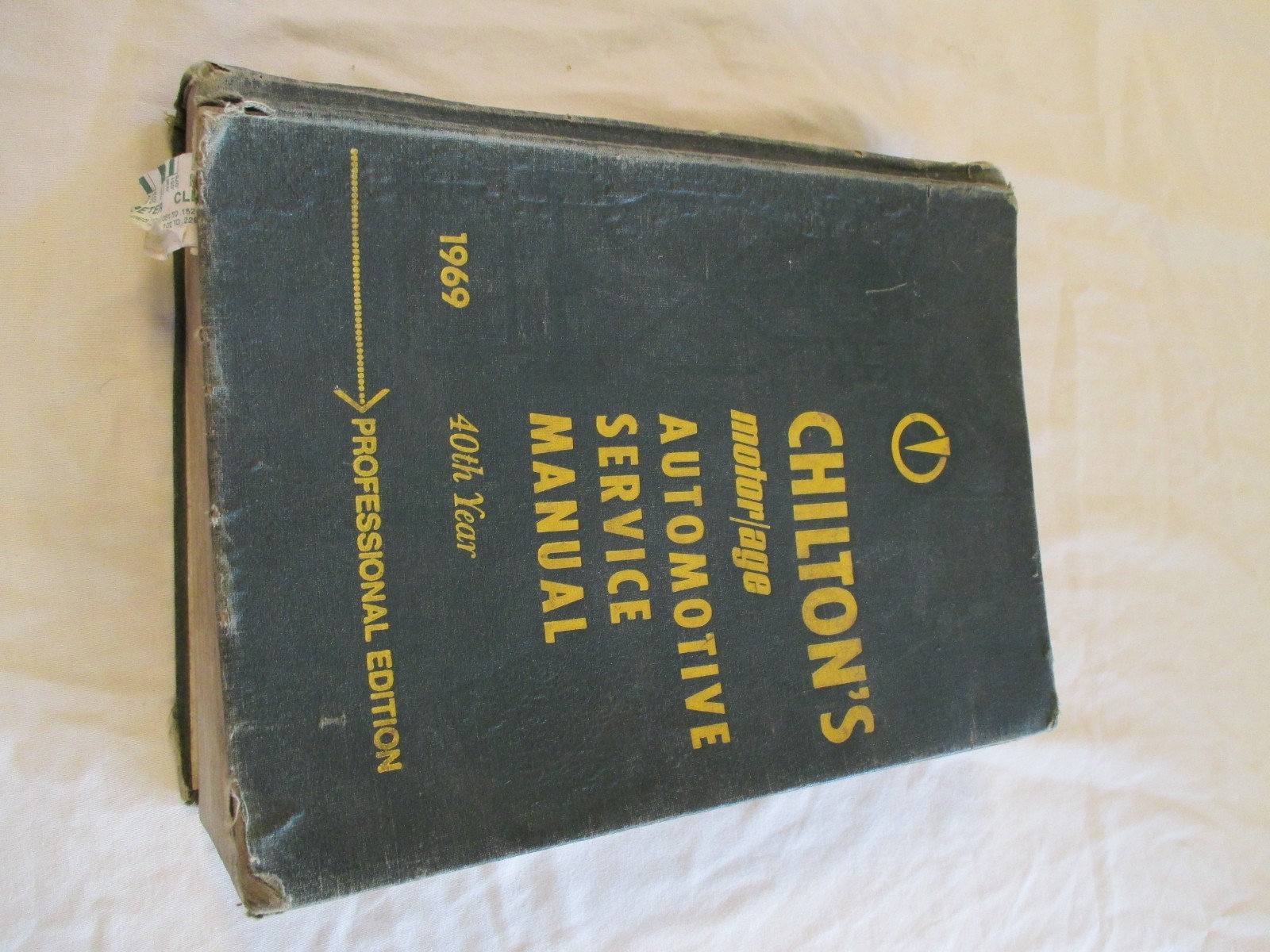 Vintage Chilton 1969 Motor Age Auto Repair Manual Hard Cover. Pro. Edition