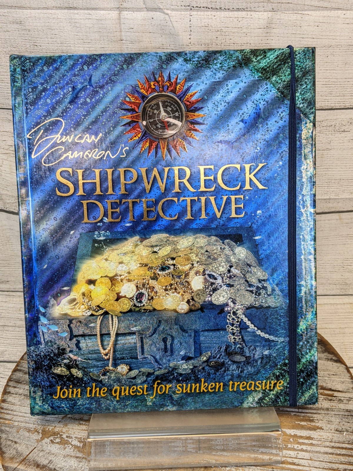 Duncan Cameron’s Shipwreck Detective With Compass & Dive Log HC