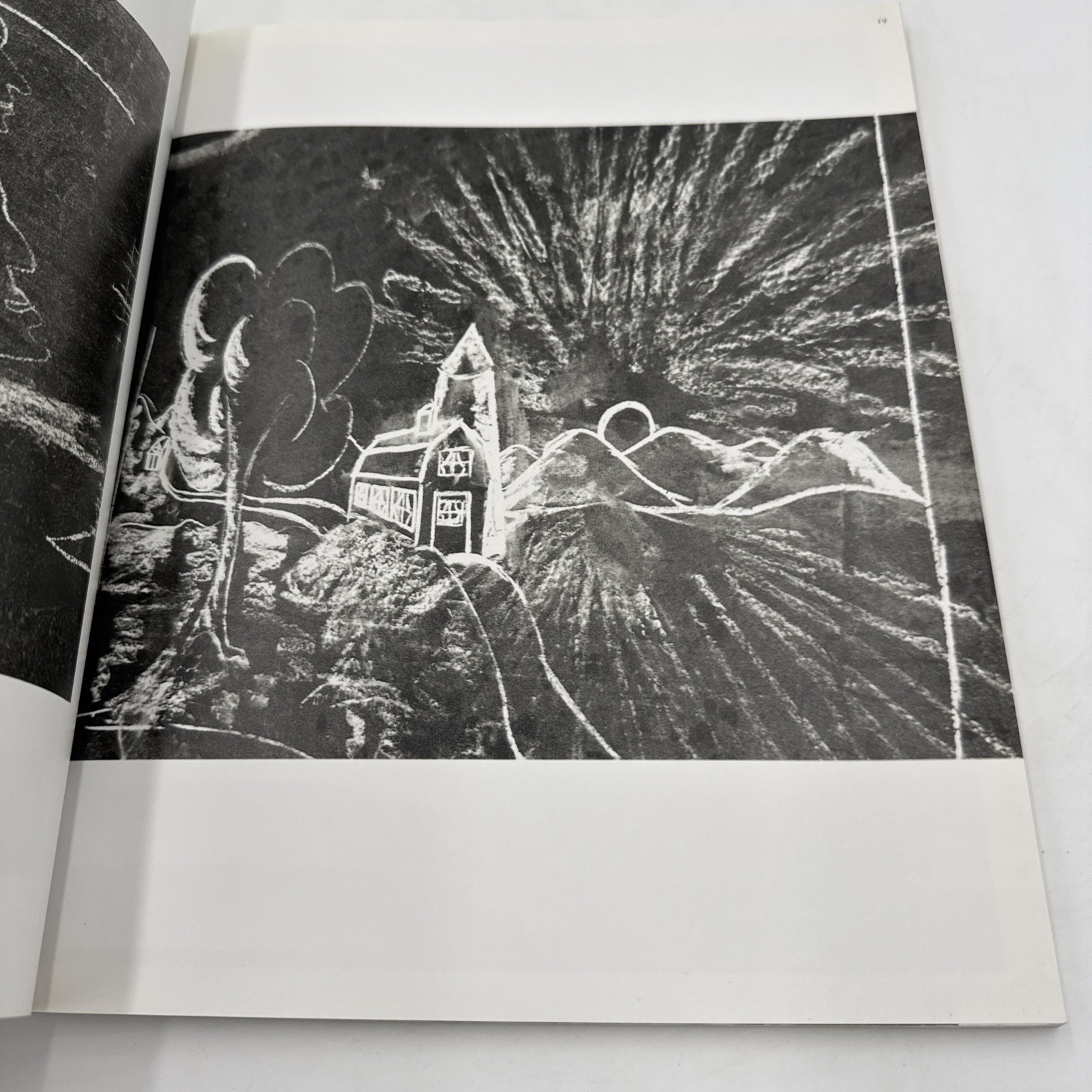 Helen Levitt In The Street 1987 1st Edition PB Chalk Drawings Messages Duke