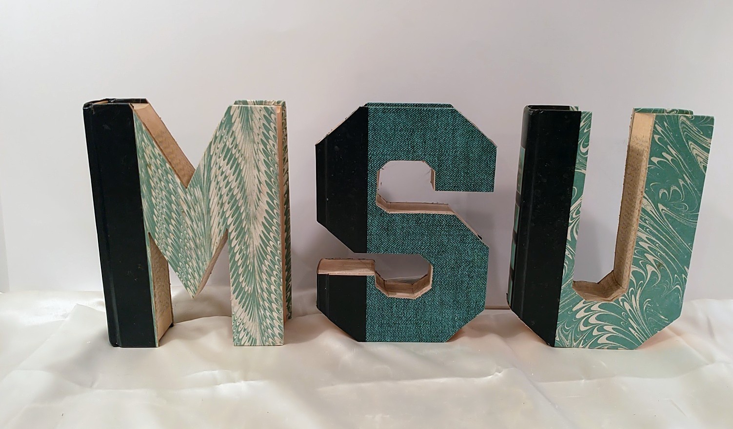 Decor MSU Mich State Univ Cut Letters Readers Digest Condensed Books Dorm Grad