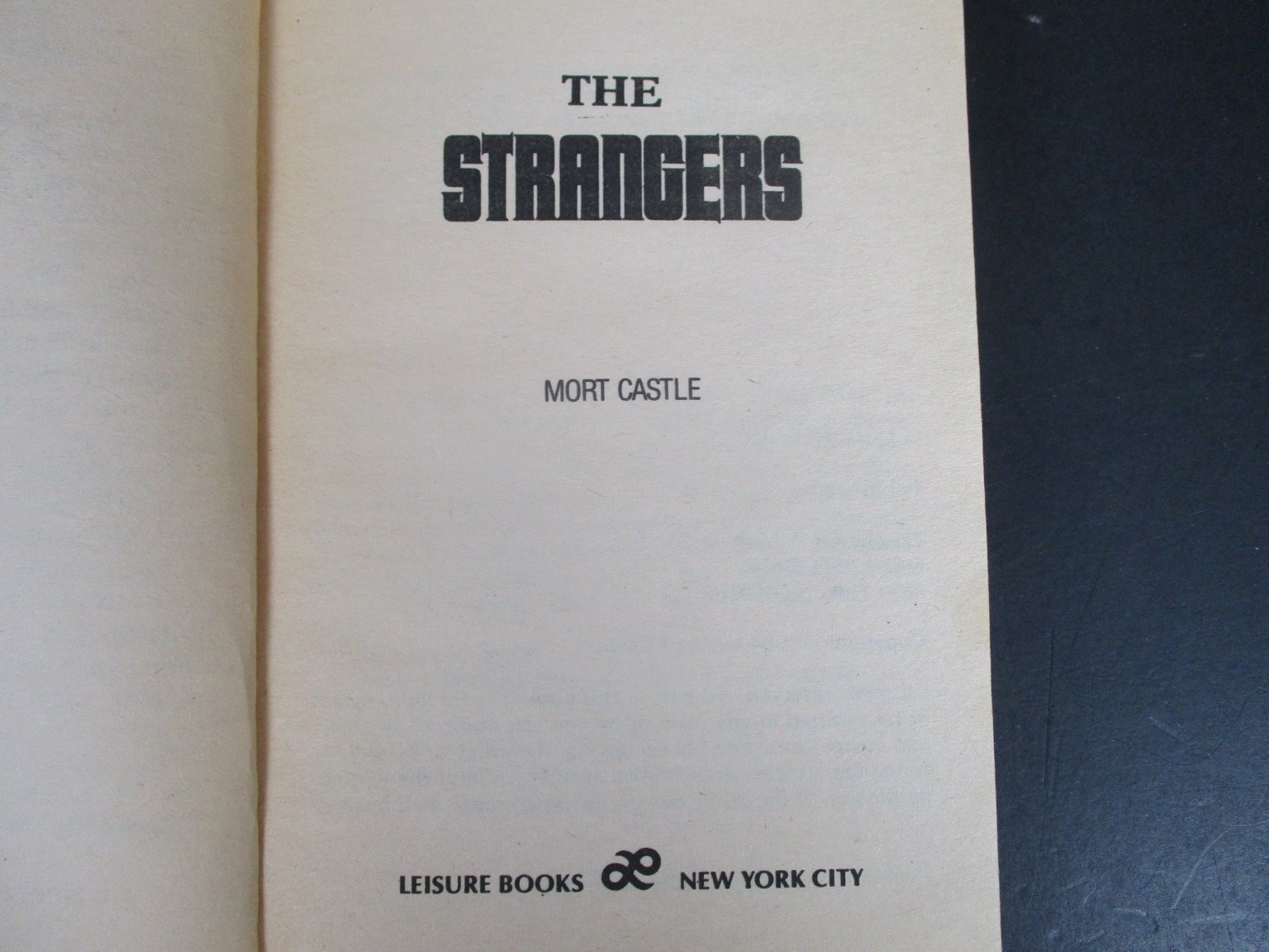 The Strangers Mort Castle 1984 Horror Thriller Sci-Fi Leisure Books Paperback PB