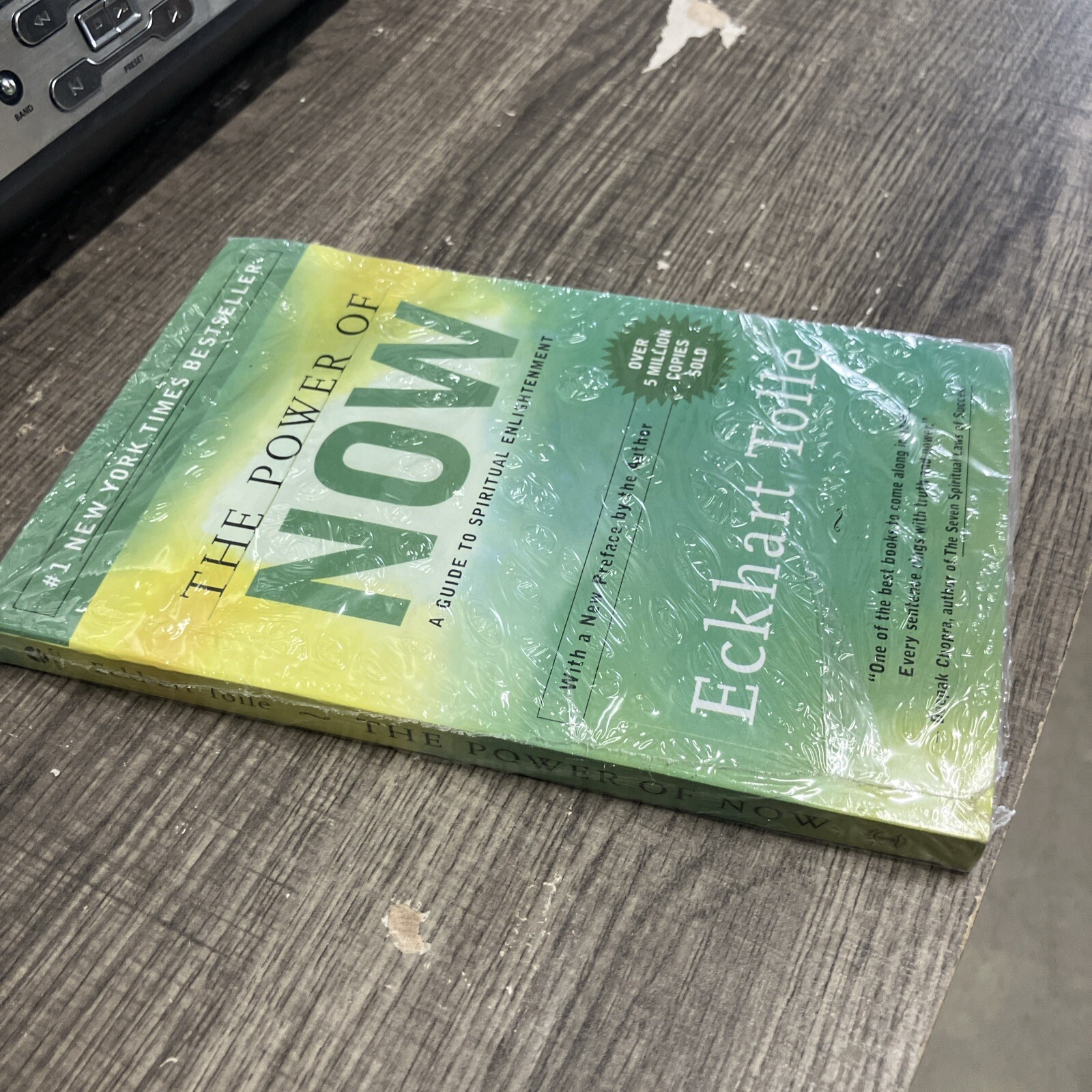 The Power of Now: A Guide to Spiritual Enlightenment by Eckhart Tolle Paperback