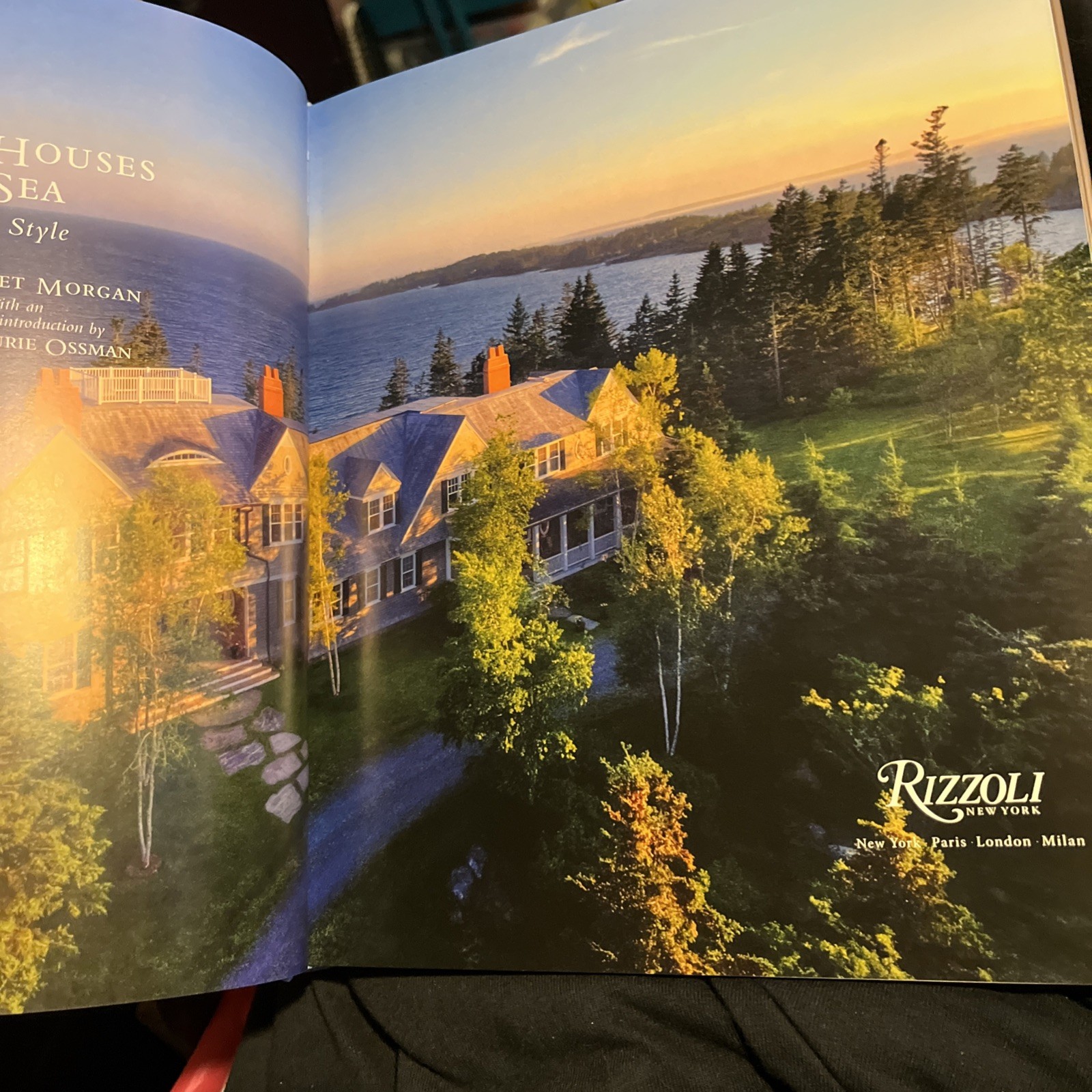 SUMMER HOUSES BY THE SEA: THE SHINGLE STYLE By Bret Morgan – Hardcover EXCELLENT