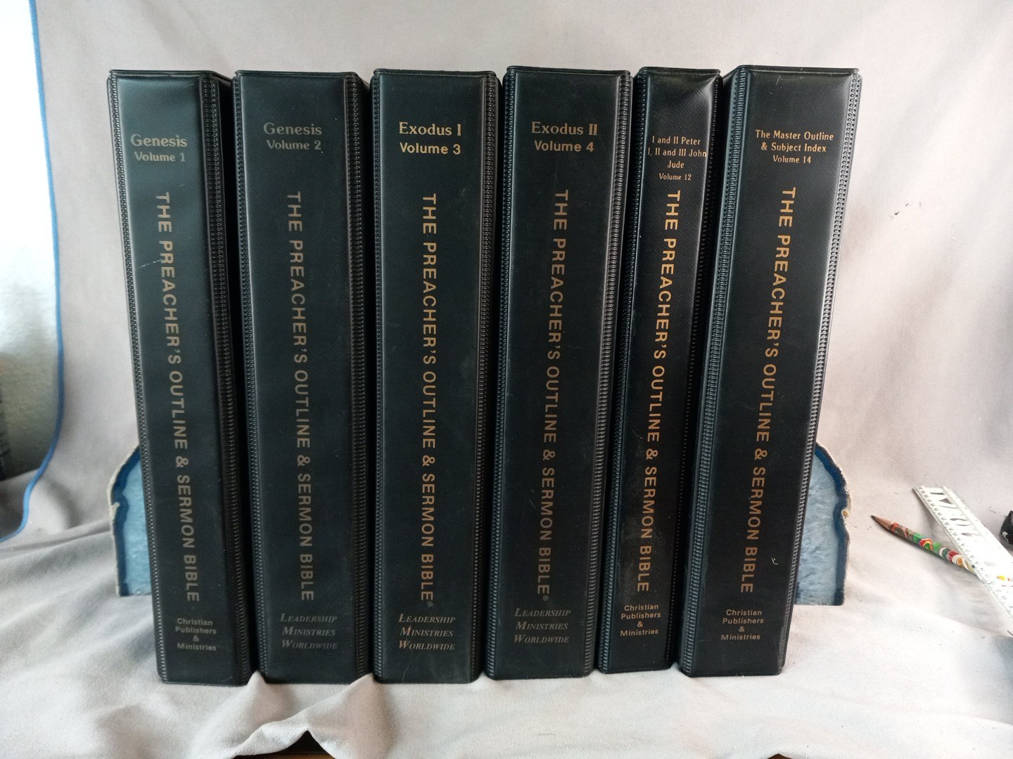 The Preacher’s Outline & Sermon Bible KJV 3-Ring Binder Pick One