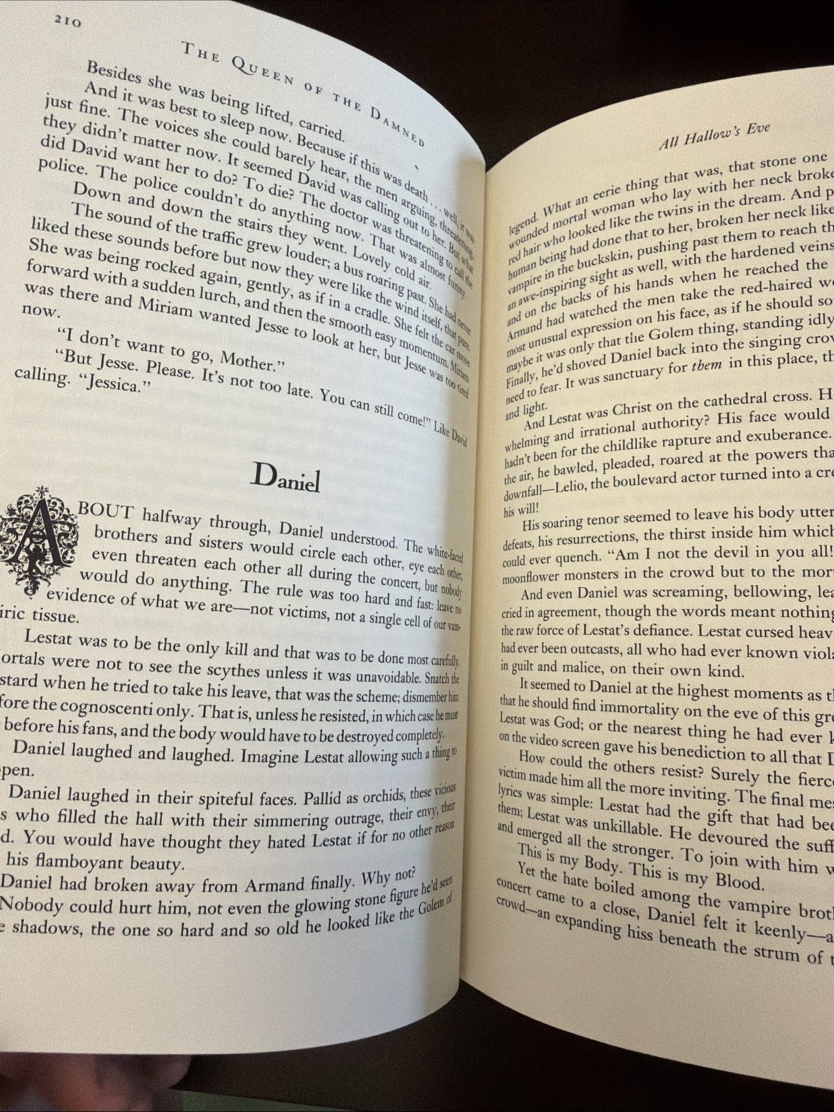 The Vampire Chronicles: The Queen of the Damned by Anne Rice First Edition 1988