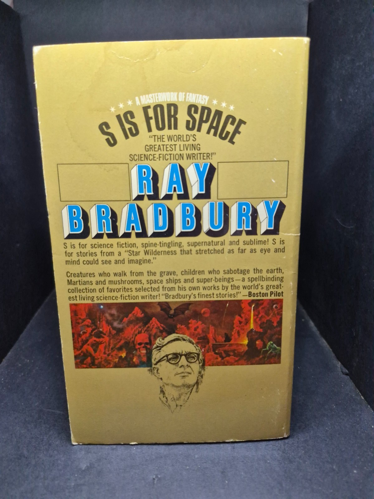 S Is For Space: Ray Bradbury. Bantam Edition (Q2871) 1976.
