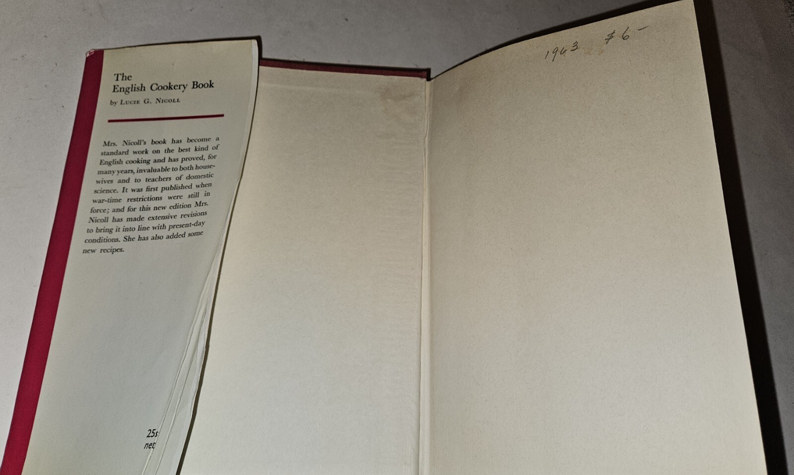 The English Cookery Book, Lucie G. Nicoll, 1963 – Great Condition HC 381 pages