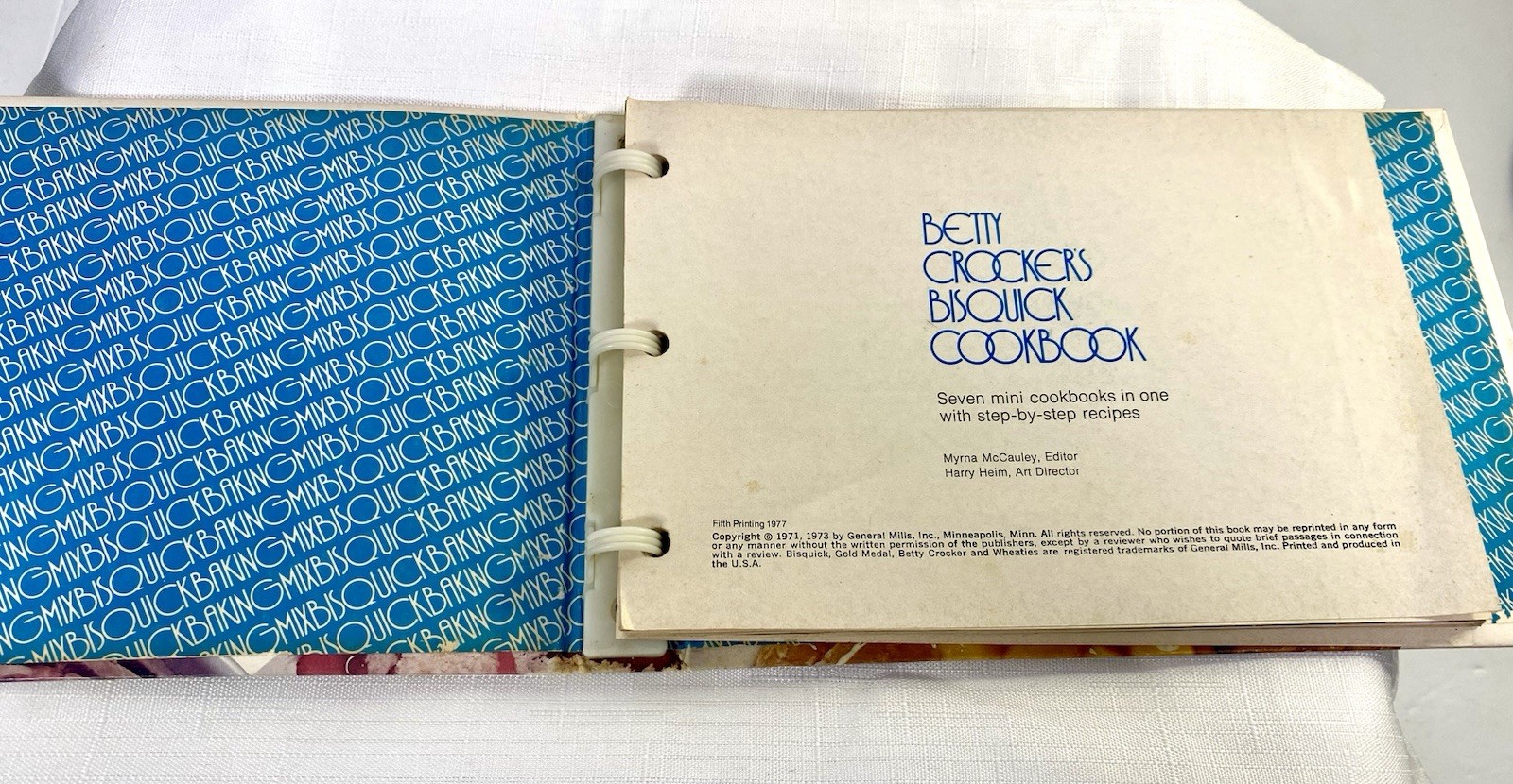 Betty Crocker Bisquick Cookbook 1977 General Mills Minnesota 124 Pages