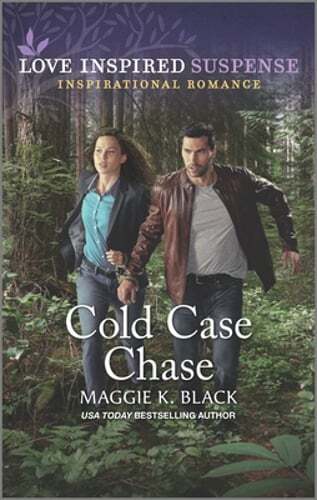 Cold Case Chase by Maggie K Black: Used
