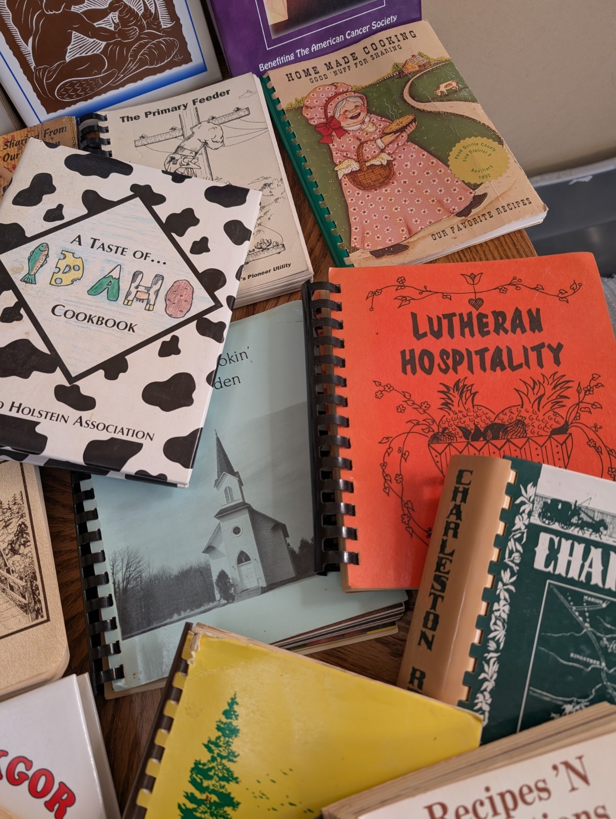 LOT OF 5 COOKBOOKS – RANDOM Vintage, Spiral, Community, Church, Etc Cookbook Lot