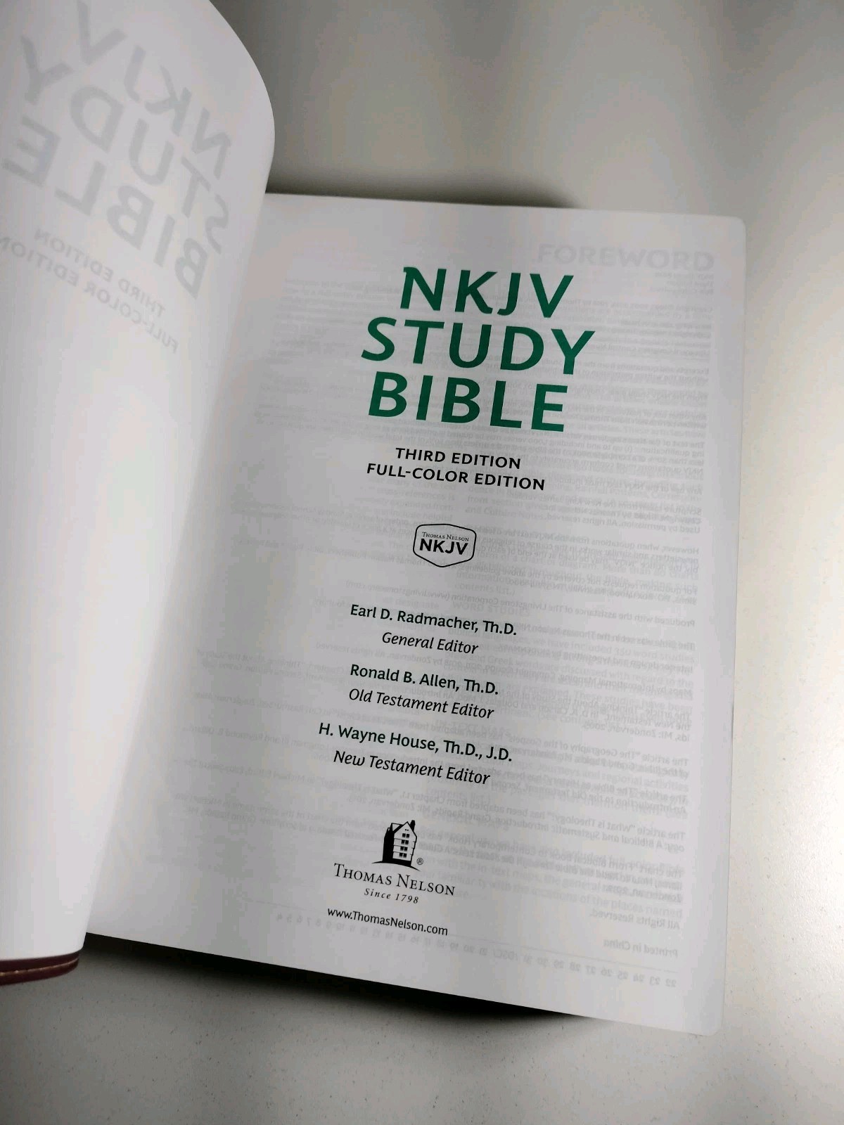 NKJV Study Bible New King James Version, Cranberry Leathersoft, Full-Color 2018