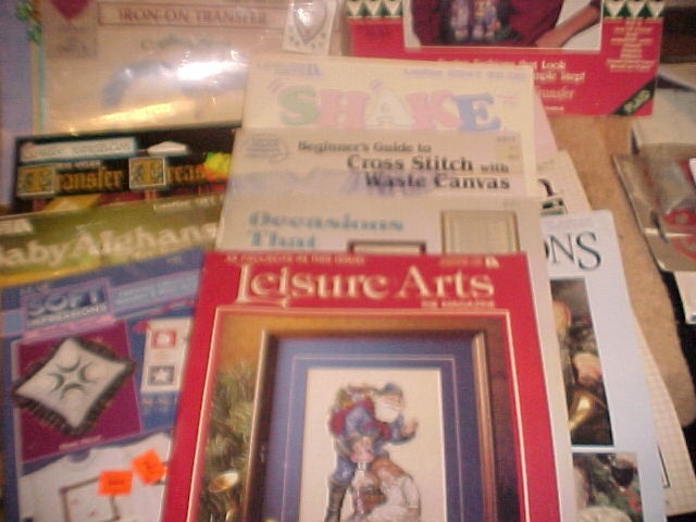 12 DIF VINTAGE LEISURE CRAFT, IRON~ON TRANSFERS, AND MORE ACTIVITY BOOKS ****