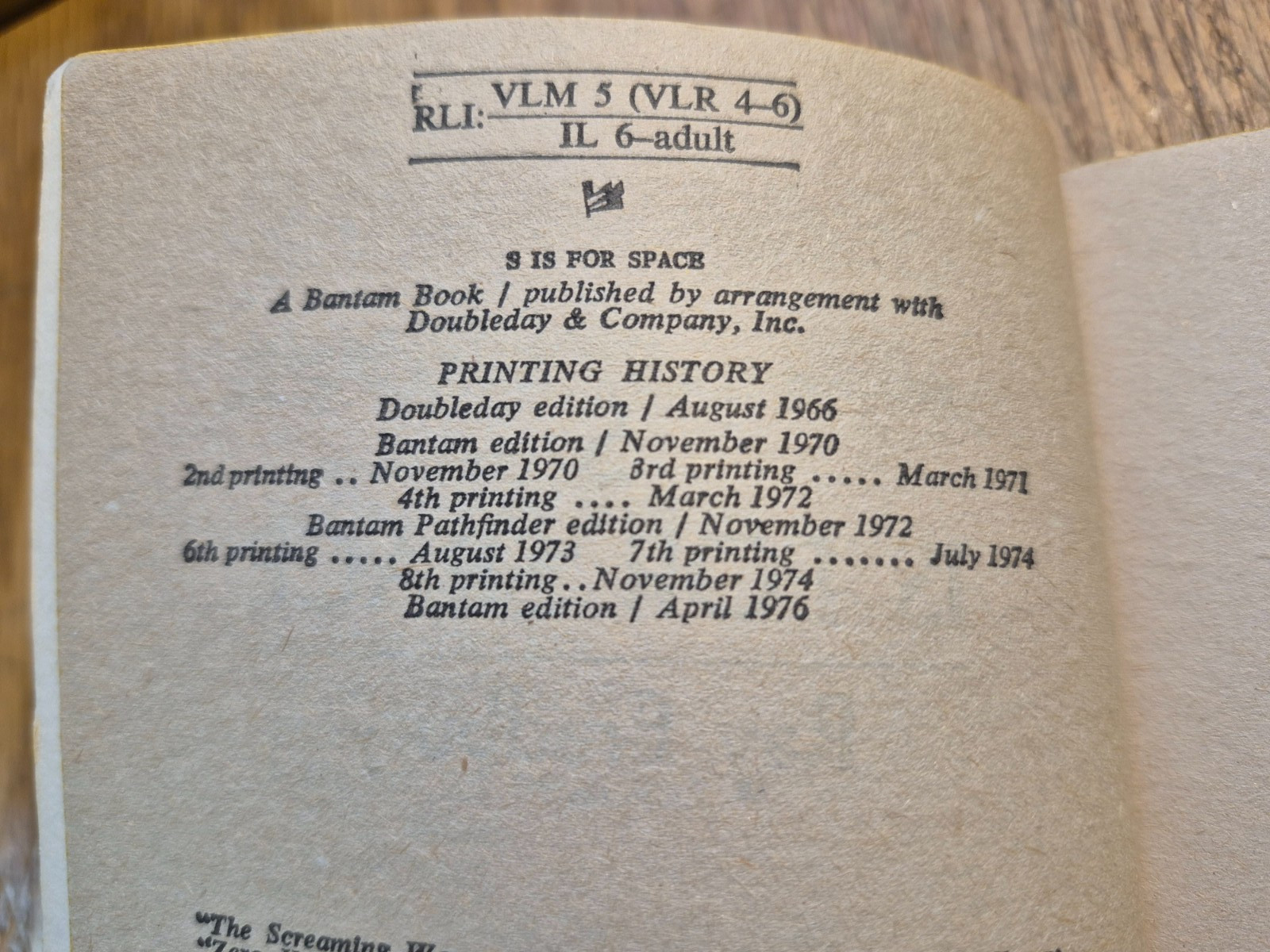 S Is For Space: Ray Bradbury. Bantam Edition (Q2871) 1976.