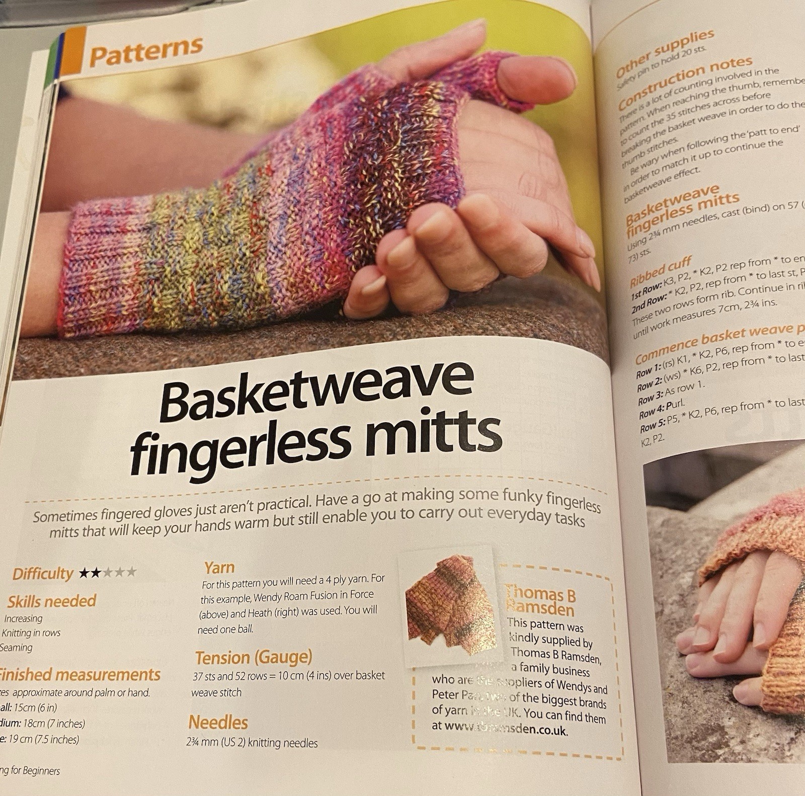Knitting For Beginners-Soft Cover Book-Preowned-Let’s Make Brand-175 Pages