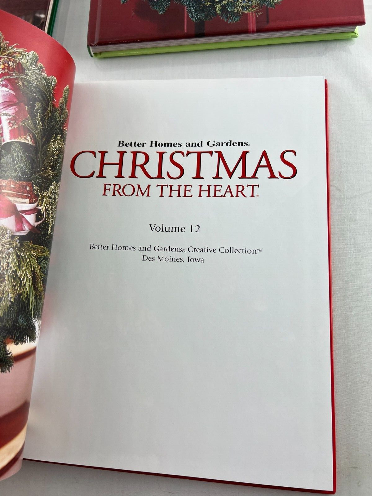 Lot Of 4 Better Homes and Gardens Hardcovers ChristmasTheme Crafts and Cookbook